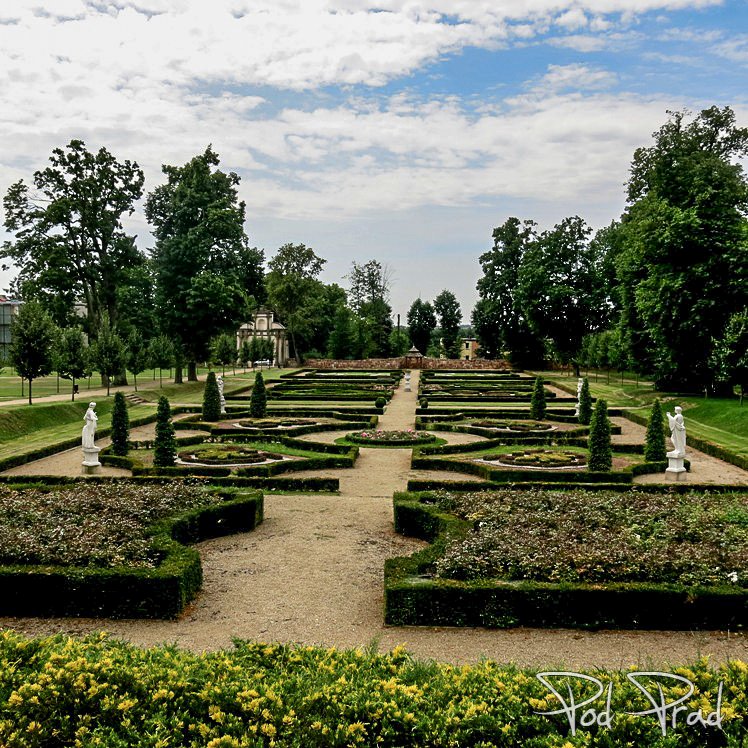 Ogród Pałacowy w Podzamczu k. Chęcin